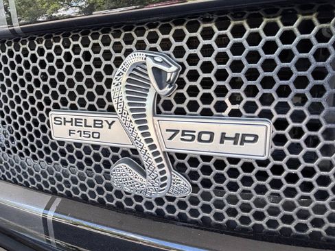 Used 2017 Ford F150 Lariat w/ Equipment Group 502A Luxury AWD/4WD image 14