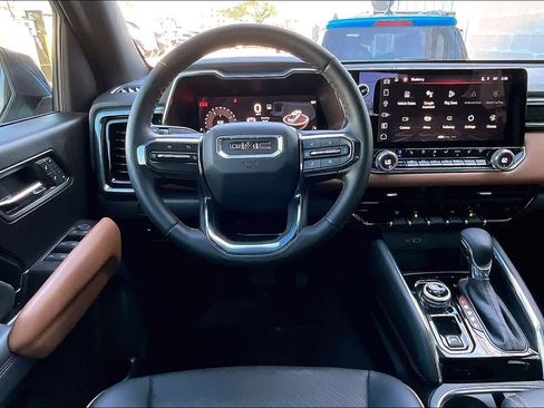 Used 2024 GMC Canyon AT4 w/ AT4 Premium Package image 5