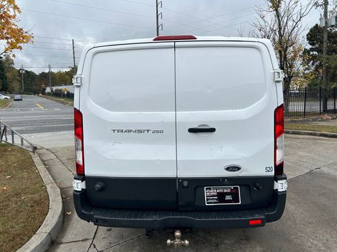 Used 2016 Ford Transit 250 T-250 image 9