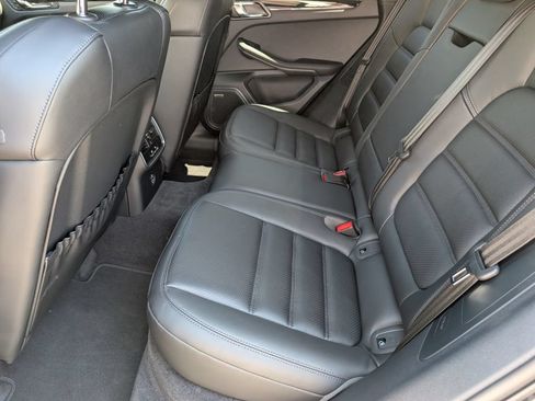 Certified 2026 Porsche Macan AWD/4WD image 22