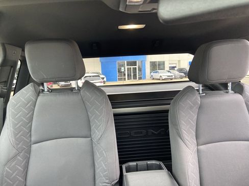 Used 2024 Toyota Tacoma SR image 17