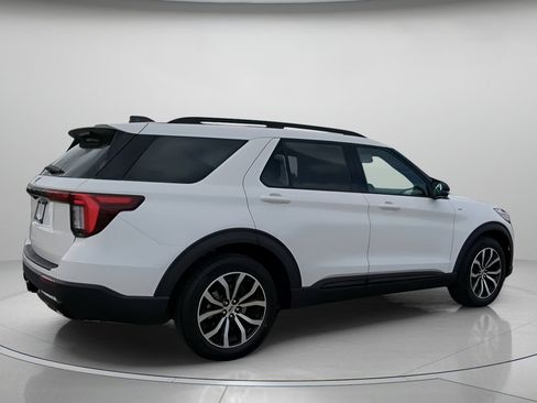 New 2026 Ford Explorer ST-Line RWD image 32