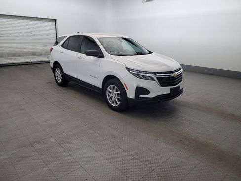 Used 2023 Chevrolet Equinox LS w/ LS Convenience Package AWD/4WD image 13
