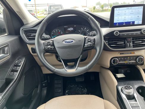 Used 2022 Ford Escape SEL AWD/4WD image 17