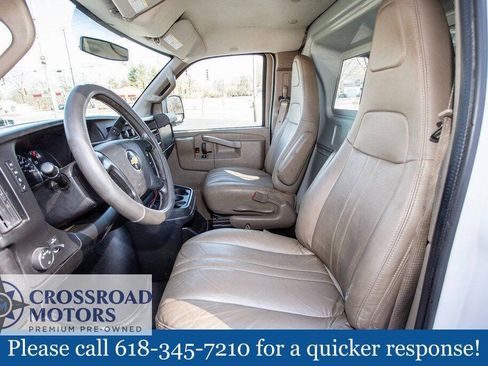 Used 2016 Chevrolet Express 2500 RWD image 16