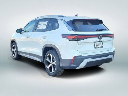 New 2026 Volkswagen Tiguan SE FWD image 4