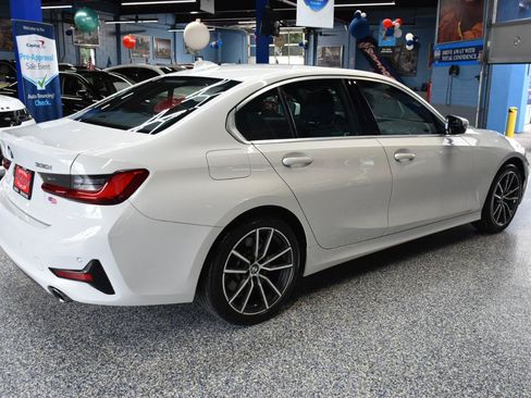 Used 2020 BMW 330i xDrive Sedan w/ Convenience Package AWD/4WD image 3