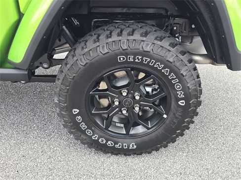 New 2025 Jeep Gladiator Willys image 7