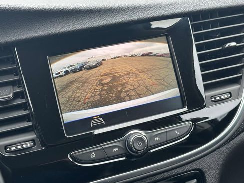 Used 2022 Buick Encore Preferred w/ Safety Package image 25