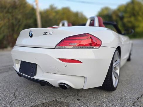 Used 2011 BMW Z4 sDrive35is image 11