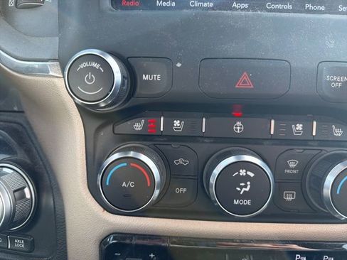 Used 2021 RAM 1500 Laramie w/ Off Road Group image 31