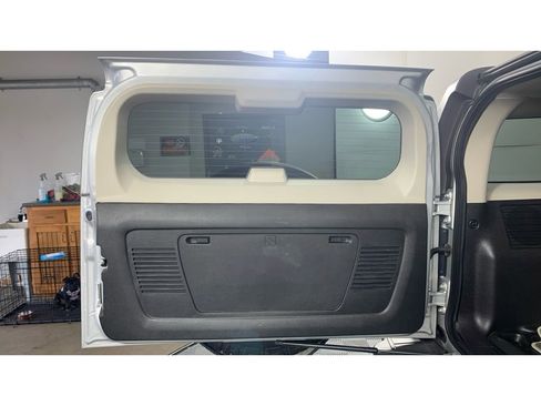 Used 2009 HUMMER H3 Alpha image 29