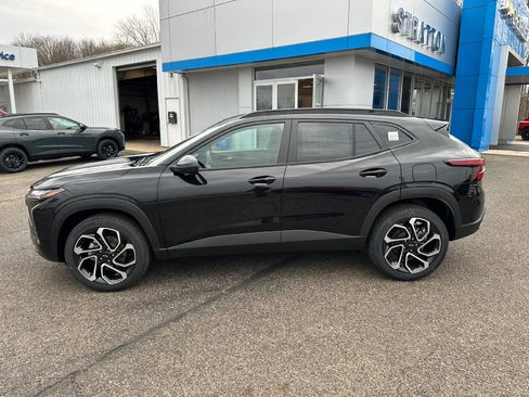 Used 2026 Chevrolet Trax RS FWD image 8