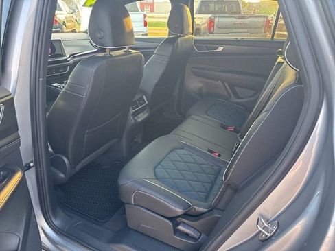 Used 2024 Volkswagen Atlas Cross Sport SEL Premium R-Line image 10