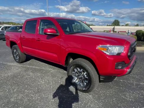 Used 2022 Toyota Tacoma SR image 3