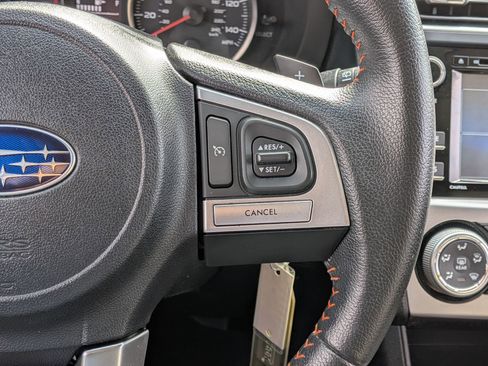 Used 2017 Subaru Crosstrek 2.0i Premium w/ Moonroof Package AWD/4WD image 16