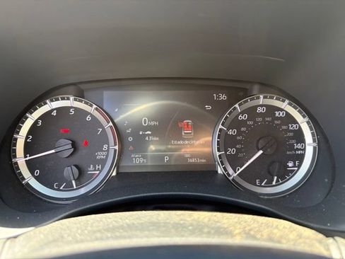 Used 2023 Toyota Highlander XSE FWD image 4