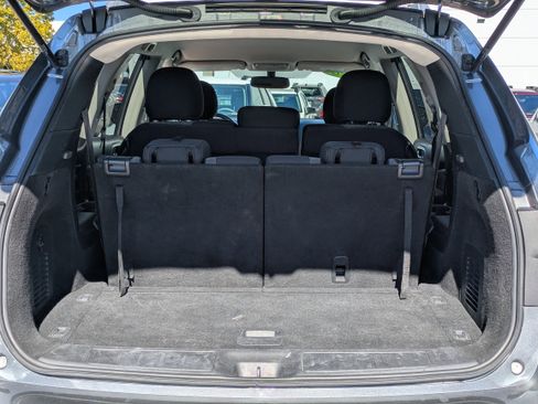 Used 2020 Nissan Pathfinder SV image 13