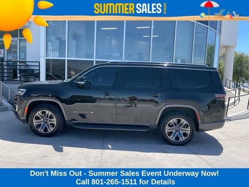 Used 2022 Jeep Wagoneer Series III w/ Convenience Group I AWD/4WD image 2