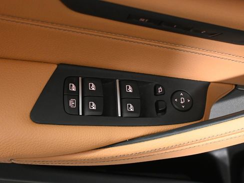 Certified 2023 BMW M550i xDrive w/ Executive Package image 32