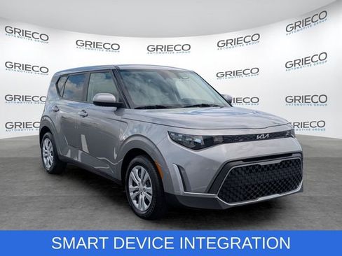 Used 2024 Kia Soul LX FWD image 1