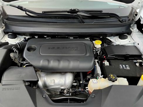 Used 2019 Jeep Cherokee Latitude w/ Popular Appearance Group image 15