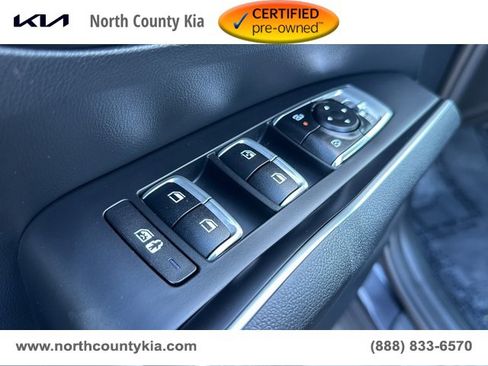 Certified 2025 Kia Sorento LX image 37