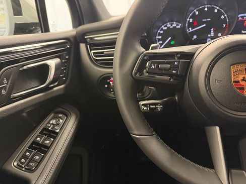 New 2026 Porsche Macan image 12