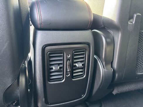 Used 2025 Dodge Durango GT image 16