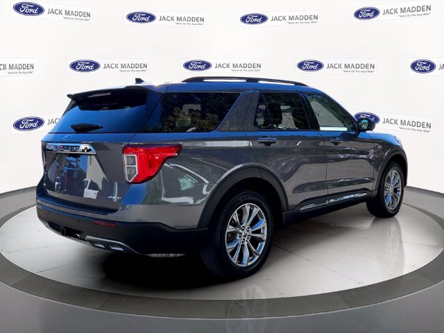 Certified 2023 Ford Explorer XLT w/ Equipment Group 202A AWD/4WD image 5
