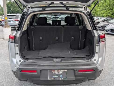 Used 2024 Nissan Pathfinder SV FWD image 14