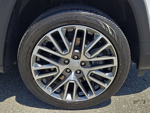 Certified 2023 Jeep Compass Limited w/ Elite Group AWD/4WD image 8
