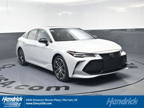 Used 2022 Toyota Avalon Touring w/ Advanced Safety Package image 1