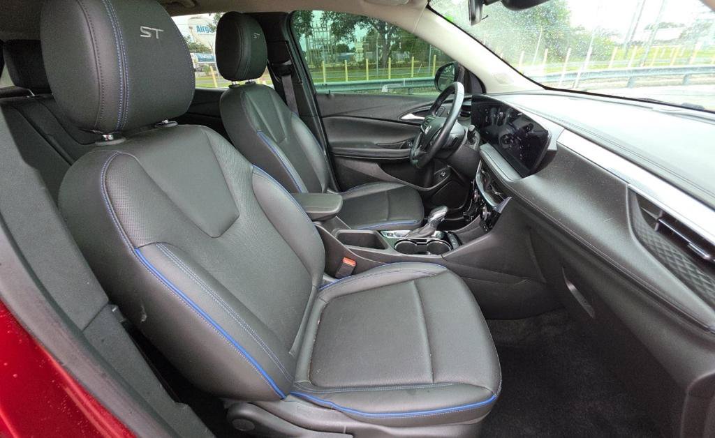 Used 2025 Buick Encore GX Sport Touring w/ Experience Buick Package FWD image 16