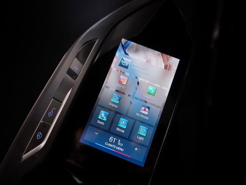 Used 2025 BMW i7 eDrive50 w/ M Sport Package image 15