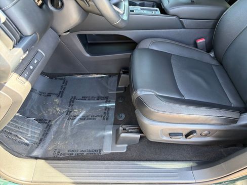 Certified 2024 Nissan Pathfinder SL image 17