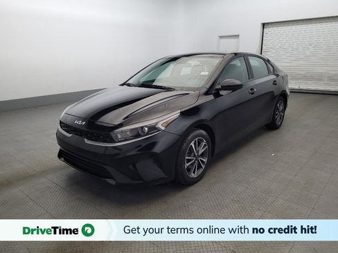 Used 2023 Kia Forte LXS image 1