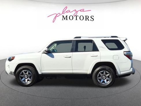 Used 2017 Toyota 4Runner TRD Off-Road Premium AWD/4WD image 8