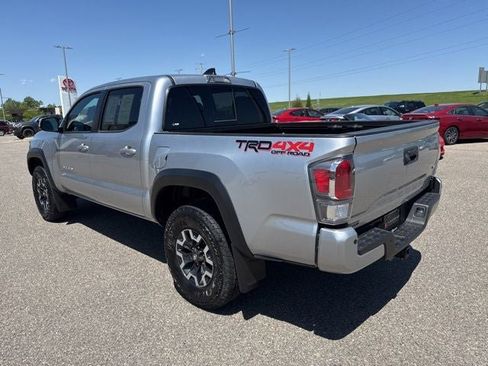 Certified 2022 Toyota Tacoma TRD Off-Road w/ TRD Premium Off Road Package AWD/4WD image 9