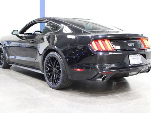 Used 2017 Ford Mustang GT w/ GT Performance Package RWD image 10
