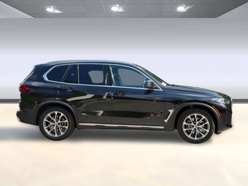Used 2024 BMW X5 xDrive40i w/ Premium Package AWD/4WD image 8