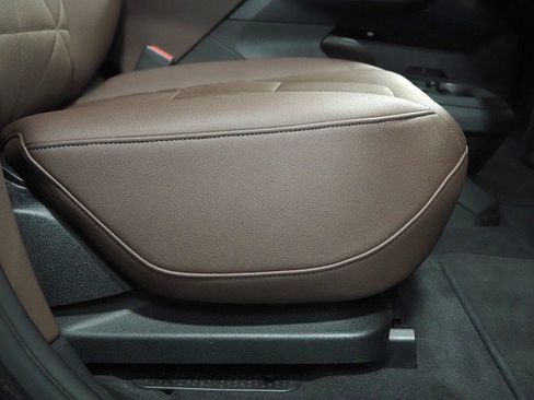 Used 2024 BMW iX xDrive50 w/ Premium Package AWD/4WD image 81