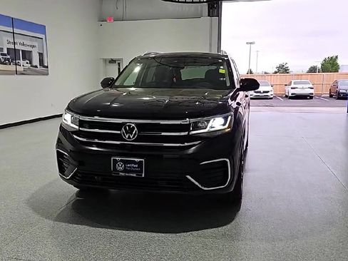 Certified 2022 Volkswagen Atlas SEL Premium AWD/4WD image 3