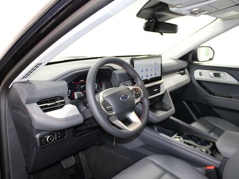 New 2026 Ford Explorer Active RWD image 23