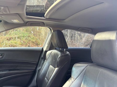 Used 2013 Acura ILX w/ Technology Package image 18