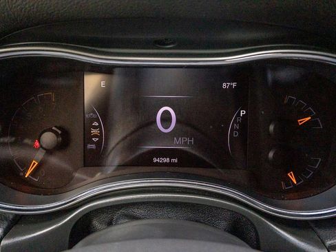 Used 2020 Jeep Grand Cherokee Limited w/ Luxury Group II image 14