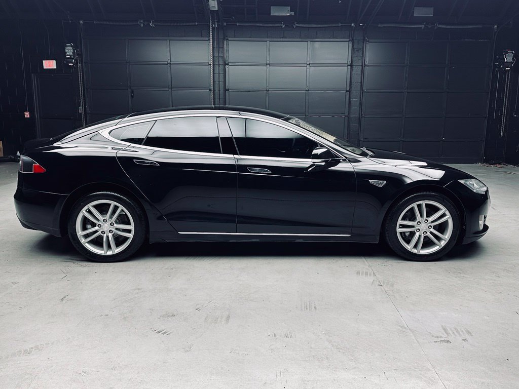 Used 2013 Tesla Model S Performance RWD image 9