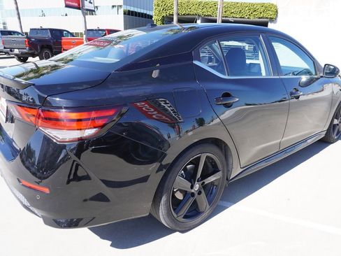 Used 2022 Nissan Sentra SR w/ Midnight Edition image 3