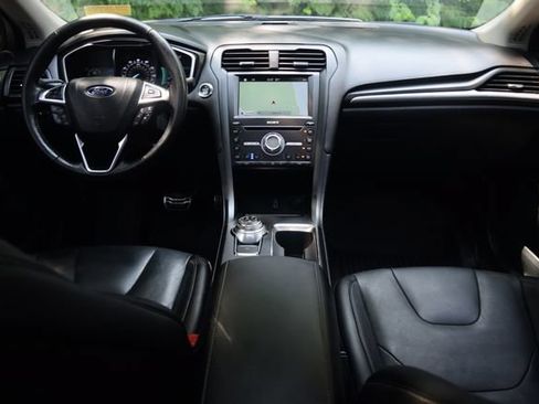 Used 2017 Ford Fusion Titanium FWD image 8