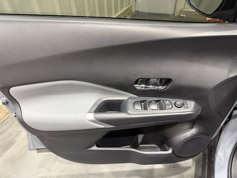 Used 2024 Nissan Kicks SR w/ SR Premium Package FWD image 6